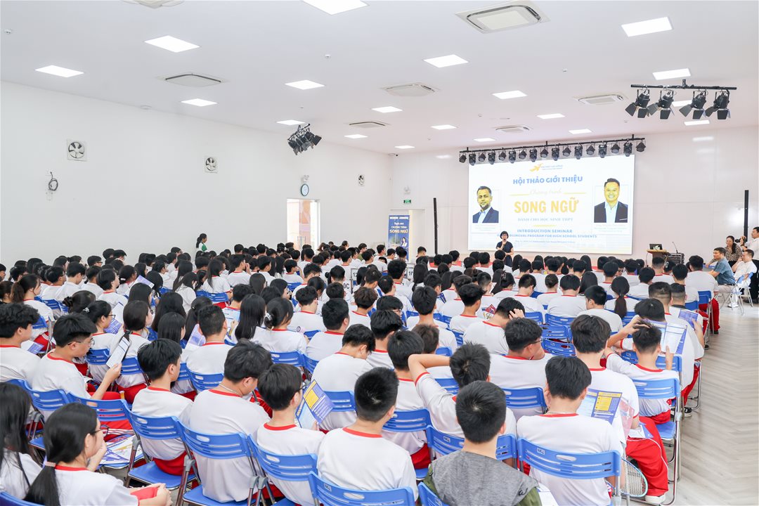 Mở rộng cánh cửa hội nhập quốc tế cùng chương trình Song ngữ tại LHU
