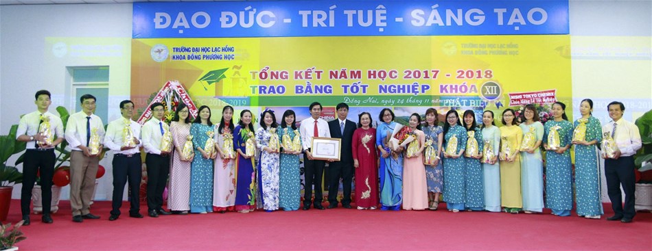 Sinh viên Đông Phương từ chối mức lương 10 triệu/tháng.